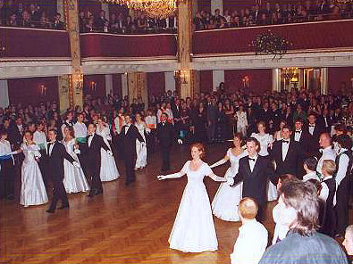 Tanzformation Wiener Walzer